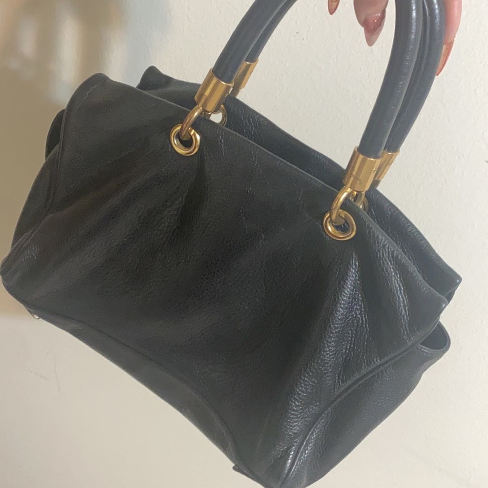 Cute Marc Jacobs hand bag.  Shoulder or hand.